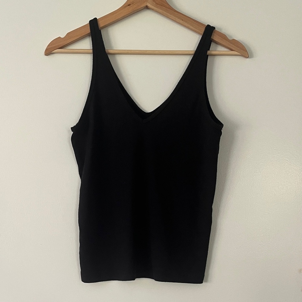 Abercrombie Black V-Neck Ribbed Tank Top - Women
